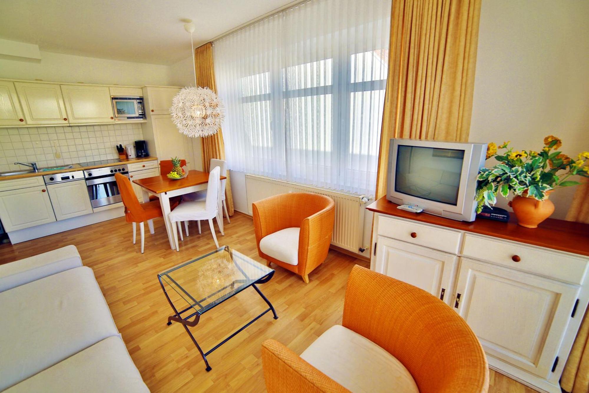 Ferienwohnung Binzer Strandgut Im Haus Jahreszeiten Binz Eksteriør bilde